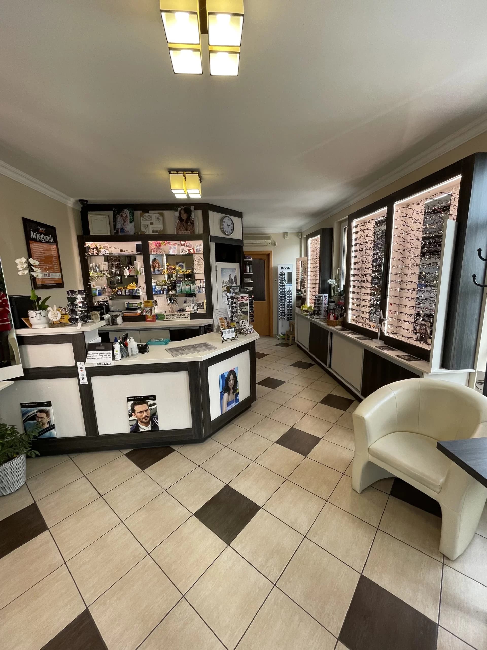 Monoptik üzlet